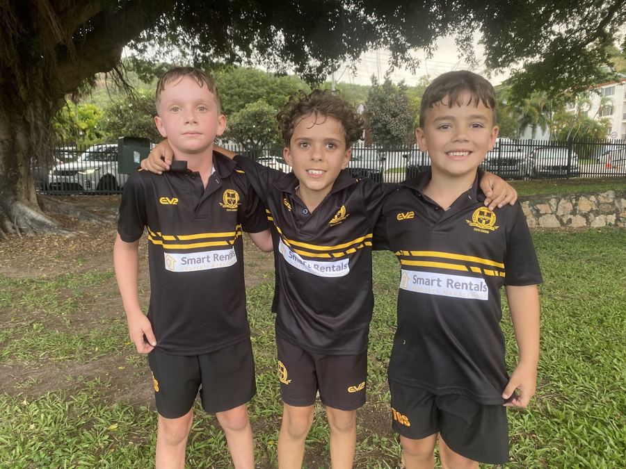 Townsville Grammar School junior rugby players wearing Smart Rentals sponsored club polos